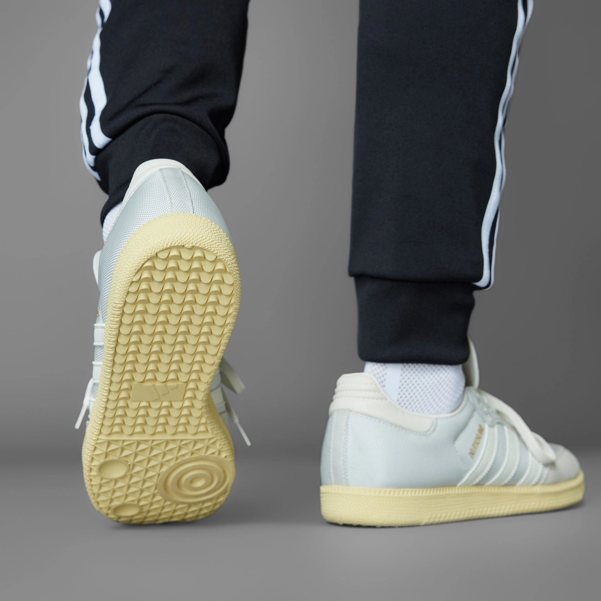 ADIDAS Samba Germany 125th Anniversary - JH5649 Soccer Cleats Smell Bad