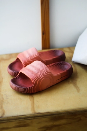 ADILETTE 22 "WONDER CLAY" Soft Bottom Slippers