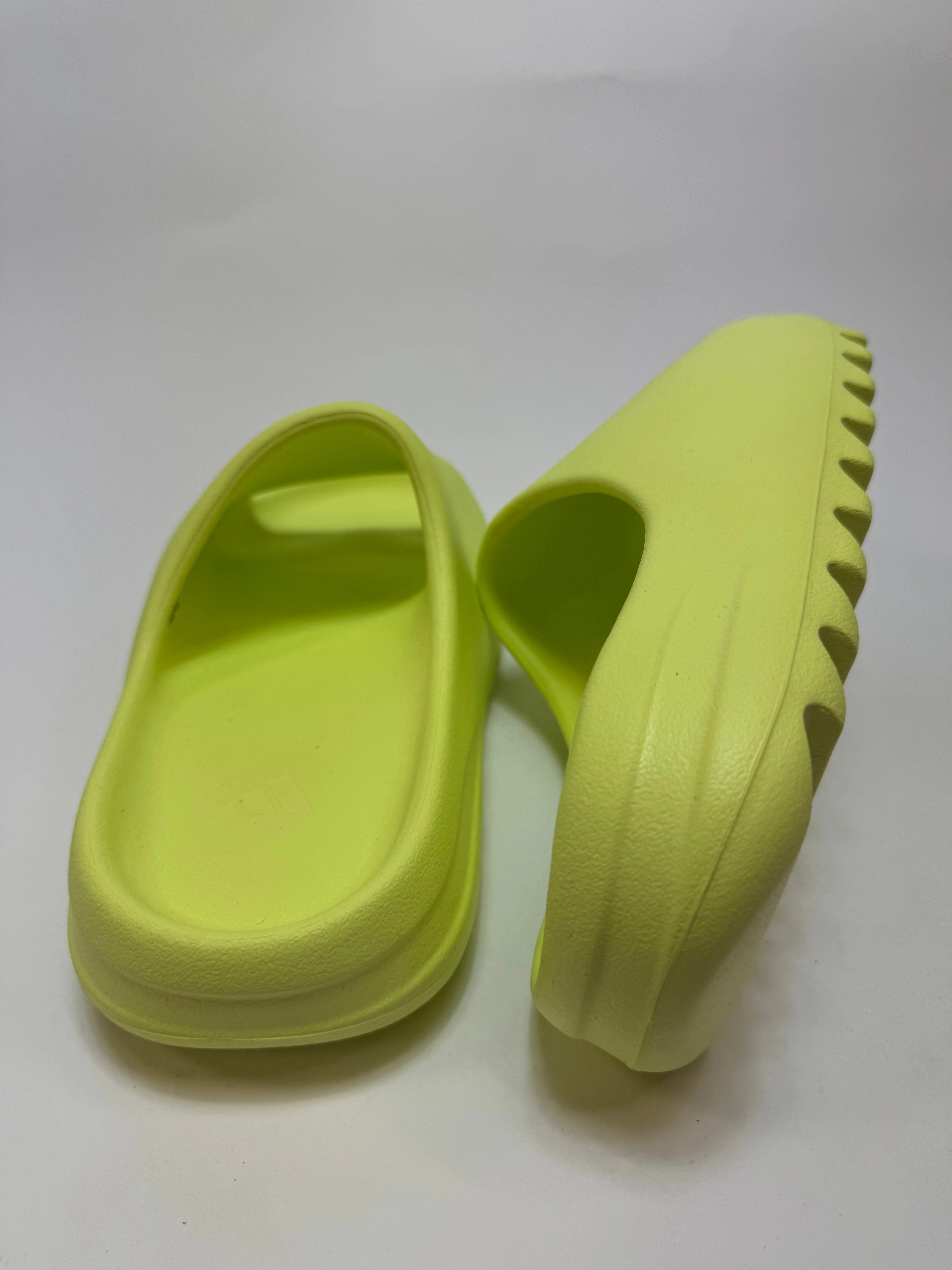 Bombas Gripper Slippers Adidas Yeezy Slide "Glow Green"