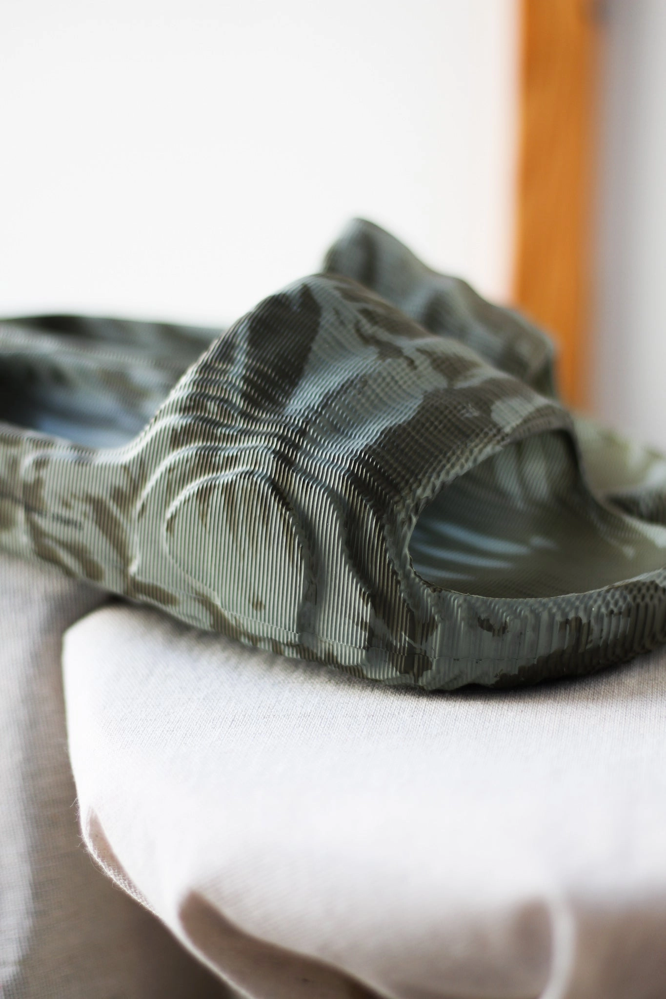 ADILETTE 22 "OLIVE STRATA" The Original Muk Luks Slippers