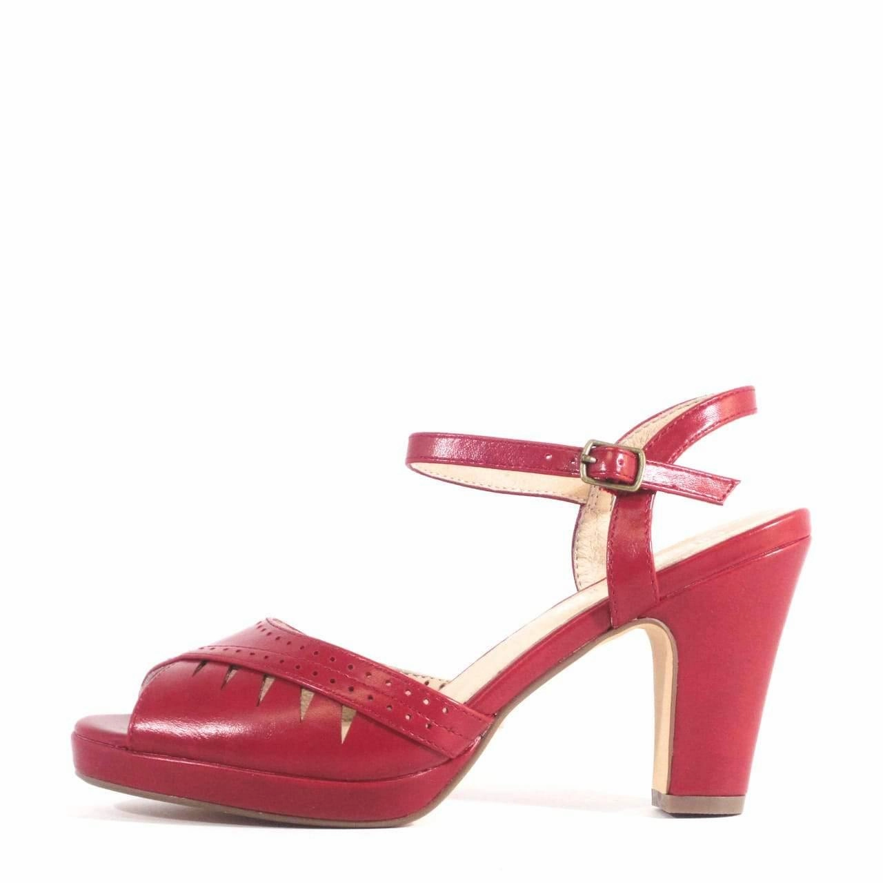 Aria Retro Heels Ripped Jeans With High Heels