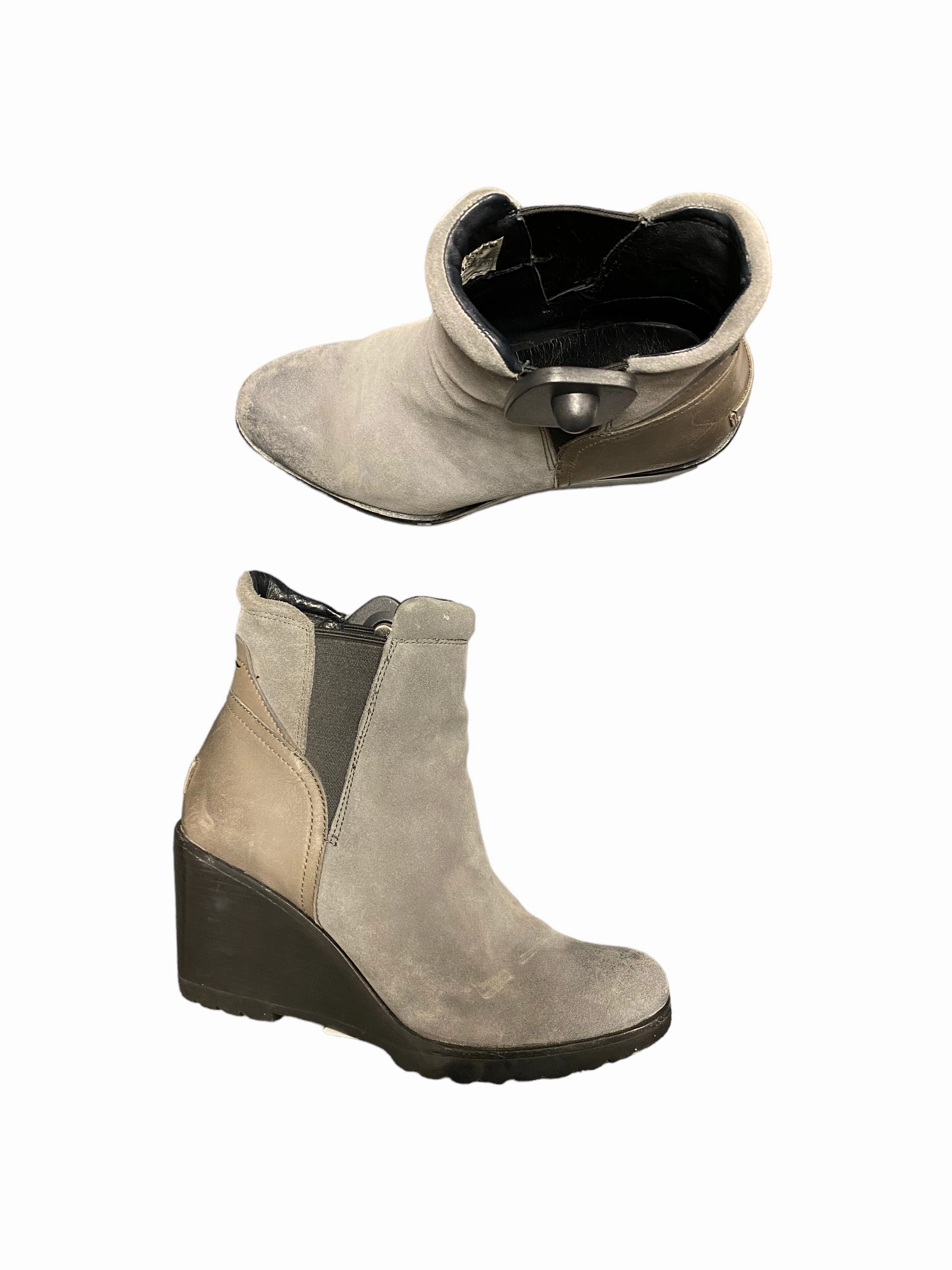 Black & Grey Boots Designer Sorel, Size 8 Chelsea Boots Cowboy Style