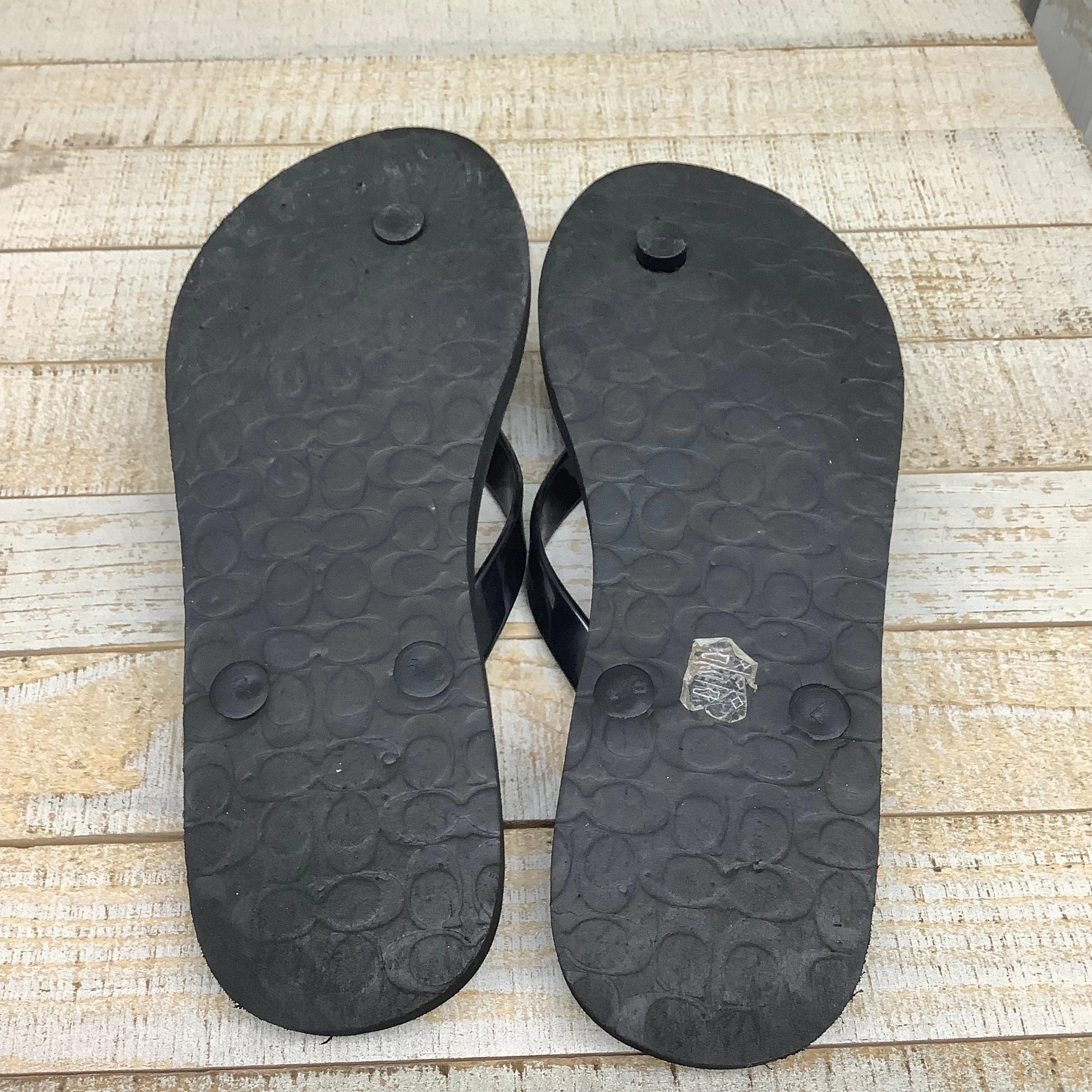Relaxed Fit Yoga Foam Flip Flops Black Sandals Flip Flops designer by Coach, Size 6