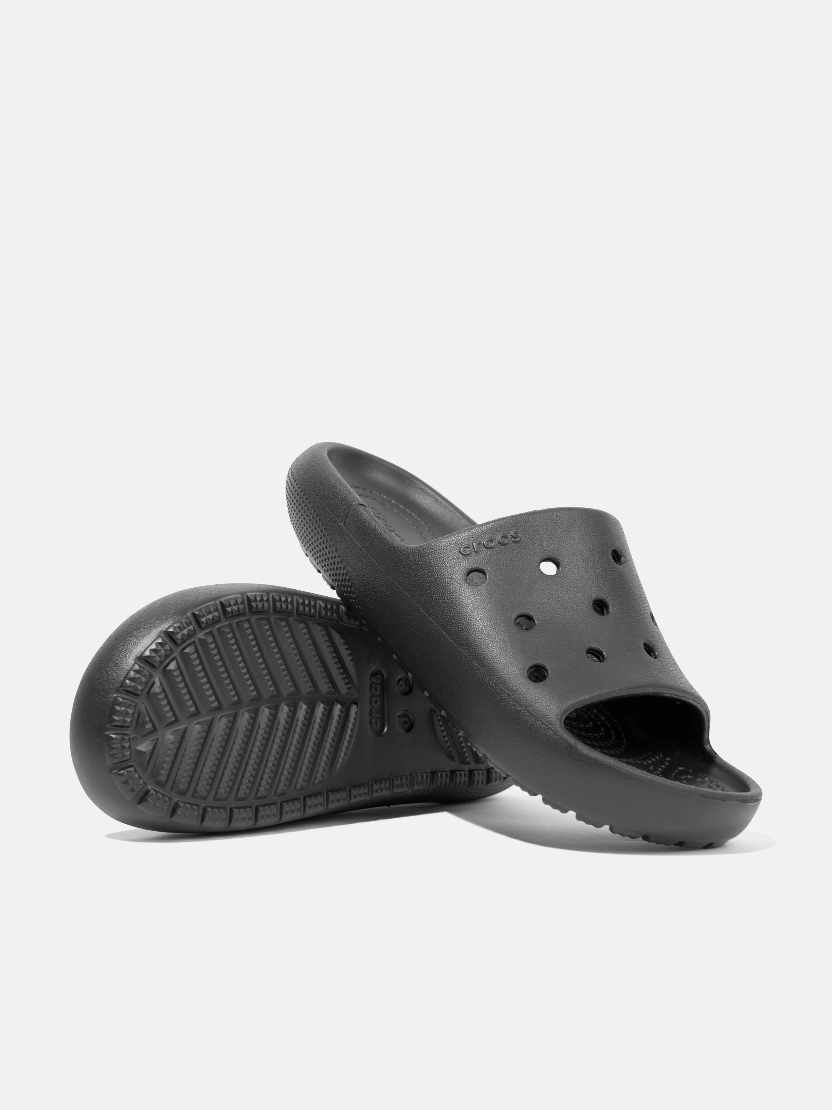 Crocs Kids Classic Slide in Black Foot Warmer Slippers