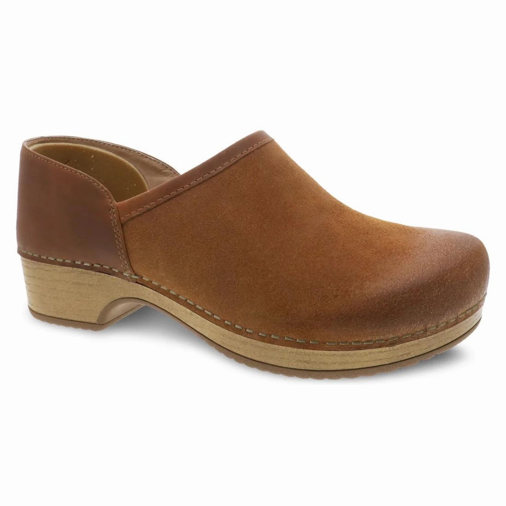 Kurier Bff Low Clogs Dansko Brenna Tan Burnished Suede Clog (Women's)