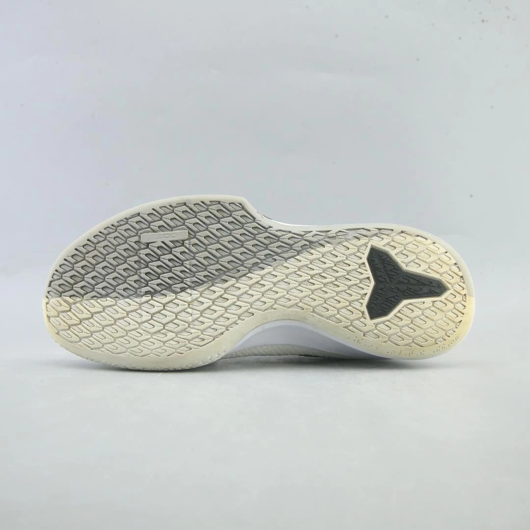 Trick Shot Basketball Shoes NIKE MAMBA FOCUS