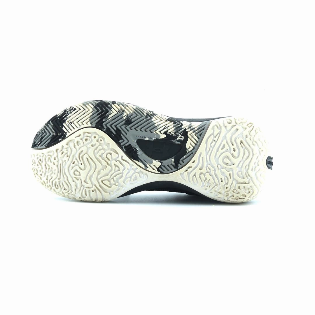 UNDER ARMOUR LOCKDOWN 6 Basketball Shoes Drawing