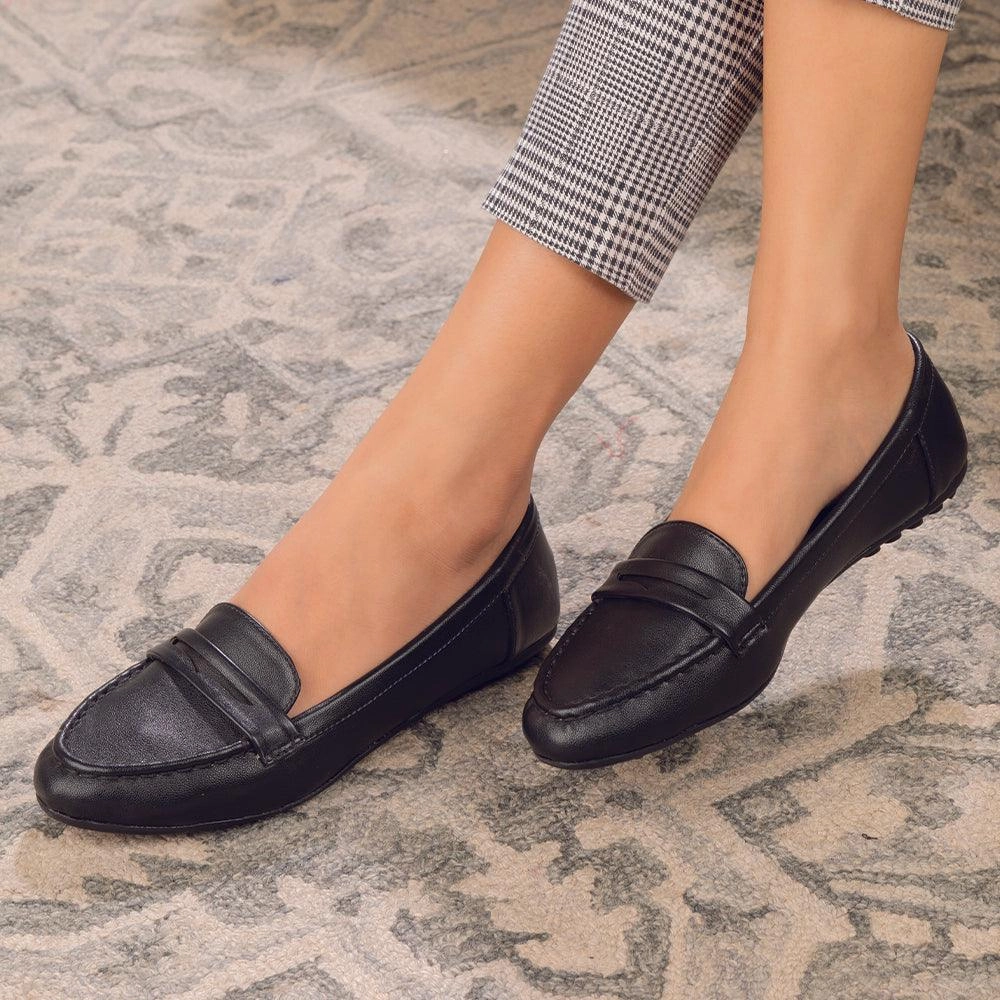 The Snap Black Women's Casual Loafers Tresmode Casual Loafers