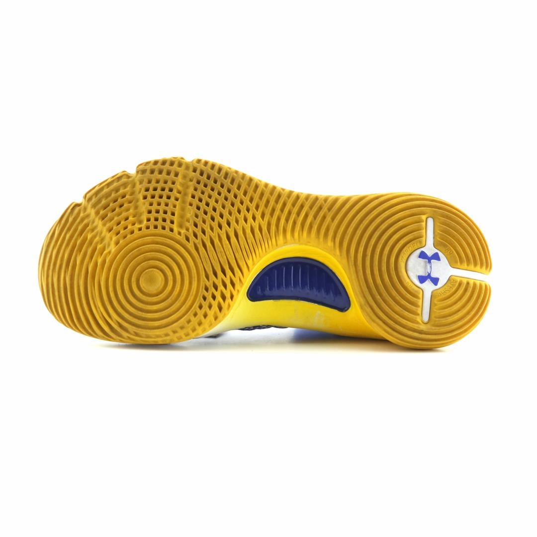 UNDER ARMOUR CURRY 4 MID Top 10 Lightest Basketball Shoes