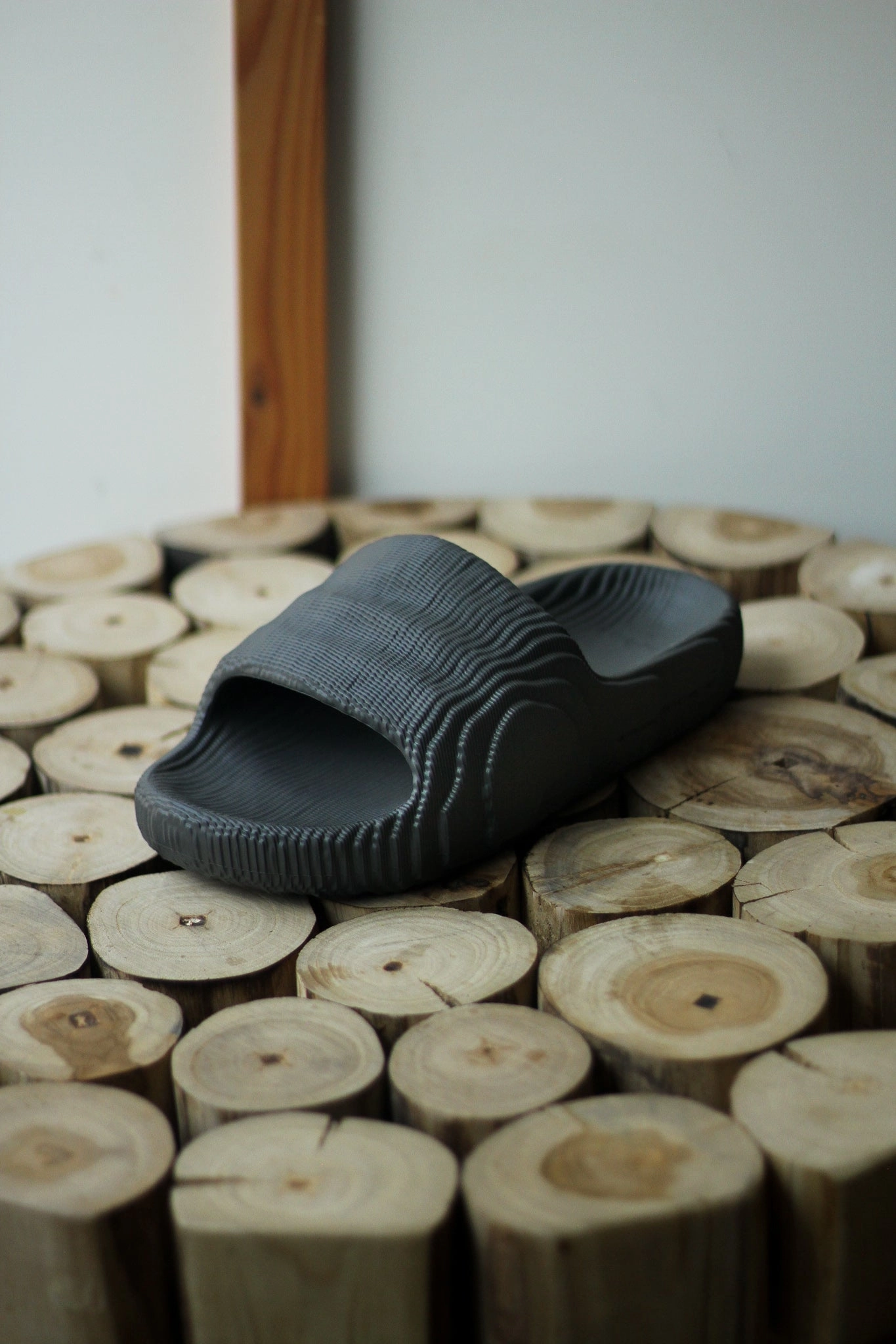 ADILETTE 22 "CORE BLACK" Aldo Slide Sandals