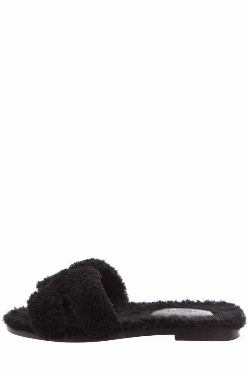 Herms "Oran" Black Shearling Slides SZ 35 Wash Bombas Slippers