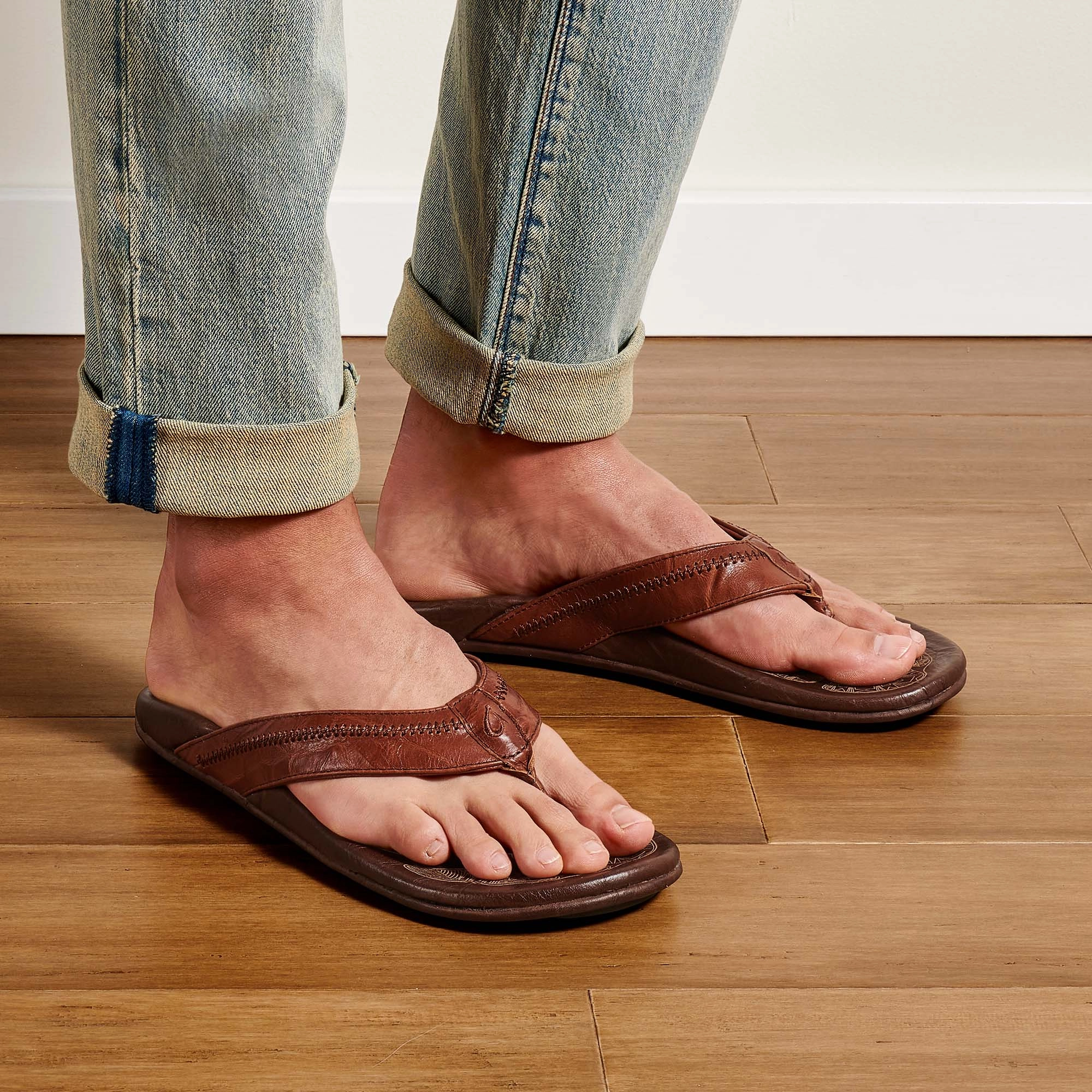 Hiapo - Rum / Dark Wood Flip Flops 90s