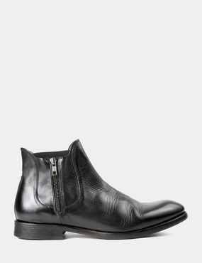 Chunky Pull On Chelsea Boots Hudson Mitchell Chelsea Boot (Leather) - Black
