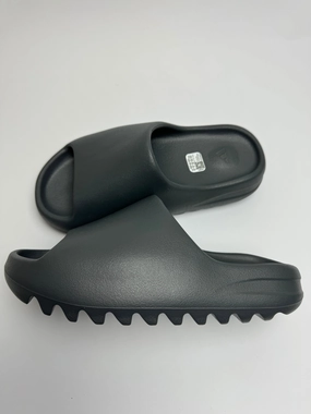 Yeezy Slide "Slate Grey" Strawberry Slippers