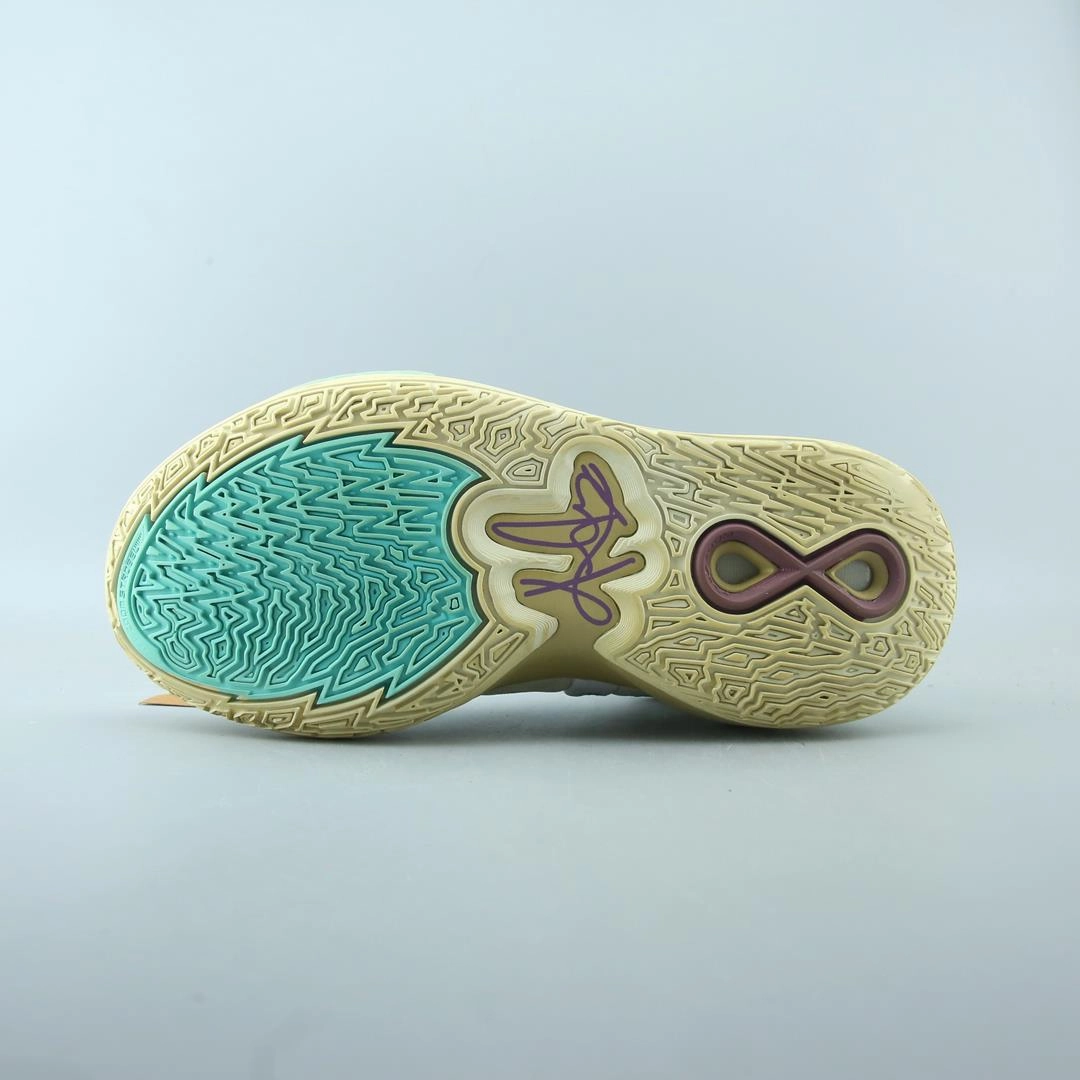 Christmas Basketball Shoes NIKE KYRIE 8