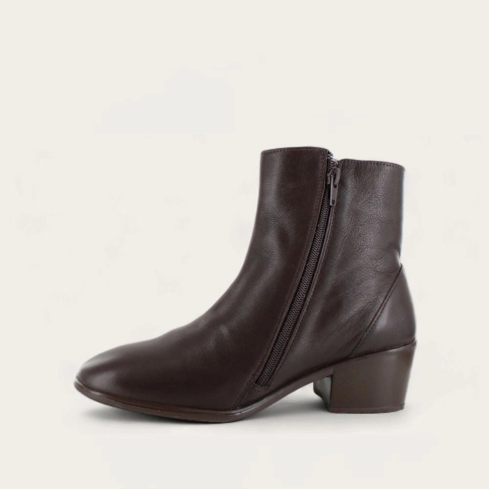 Goodie Chelsea Boots Vintage