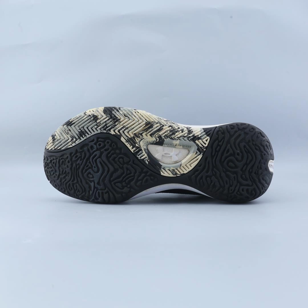 UNDER ARMOUR LOCKDOWN 6 Outdoor Basketball Shoes 2023