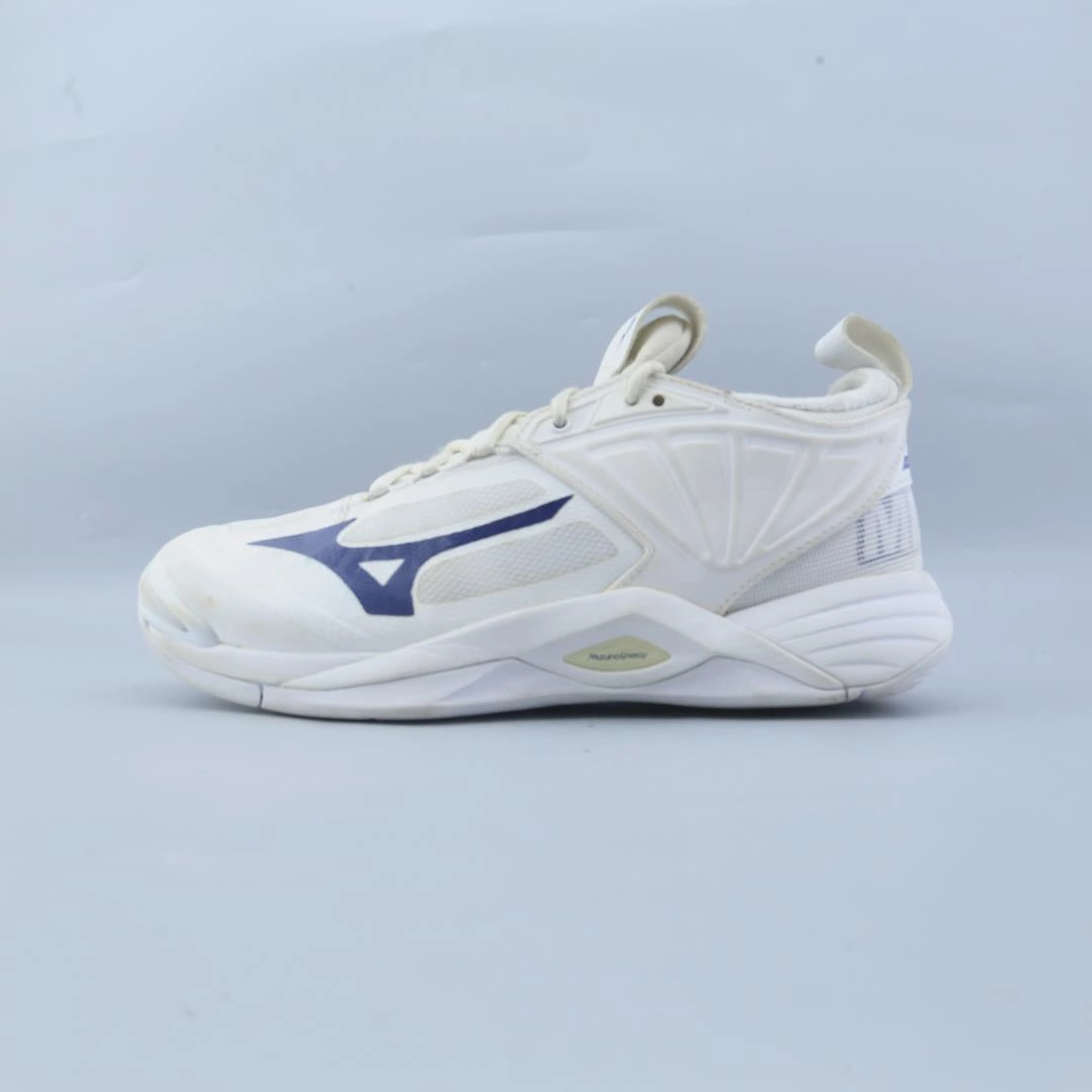 MIZUNO  WAVE MOMENTUM 2 Dtlr Basketball Shoes