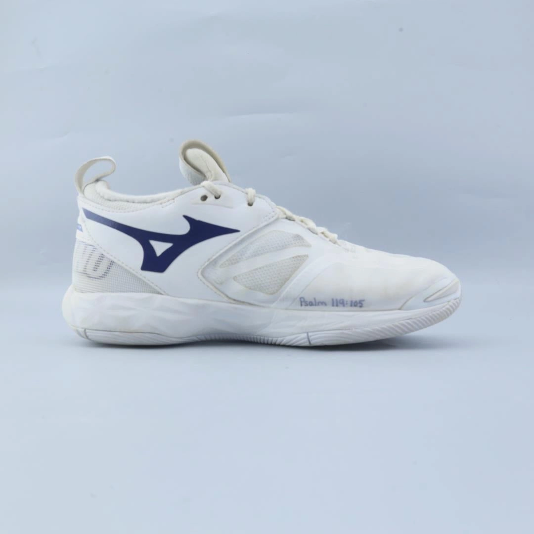 Good Indoor Basketball Shoes MIZUNO  WAVE MOMENTUM 2