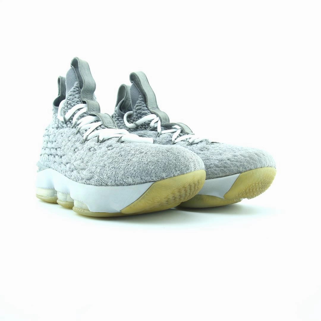 NIKE  LEBRON 15 Outsole Basketball Shoes