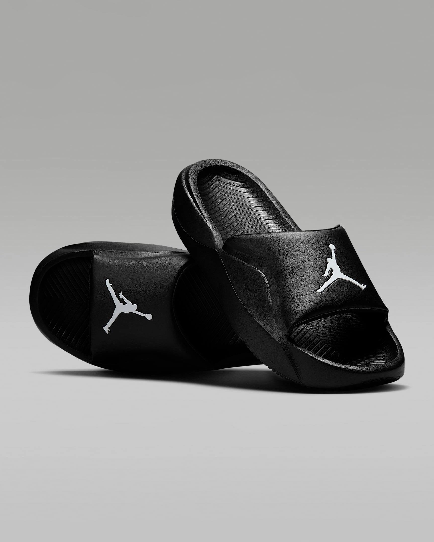 Ripper Slippers Nike Men's Jordan Franchise Slides - Black / White
