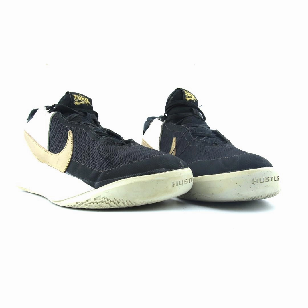 NIKE TEAM HUSTLE D 10 Best Reviewed Basketball Shoes