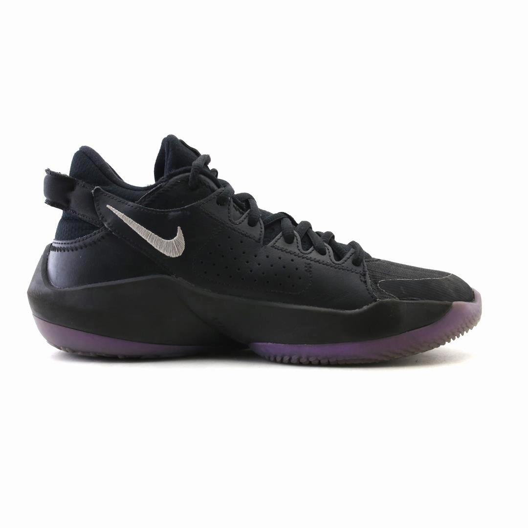 Non Marking Basketball Shoes NIKE ZOOM FREAK 2
