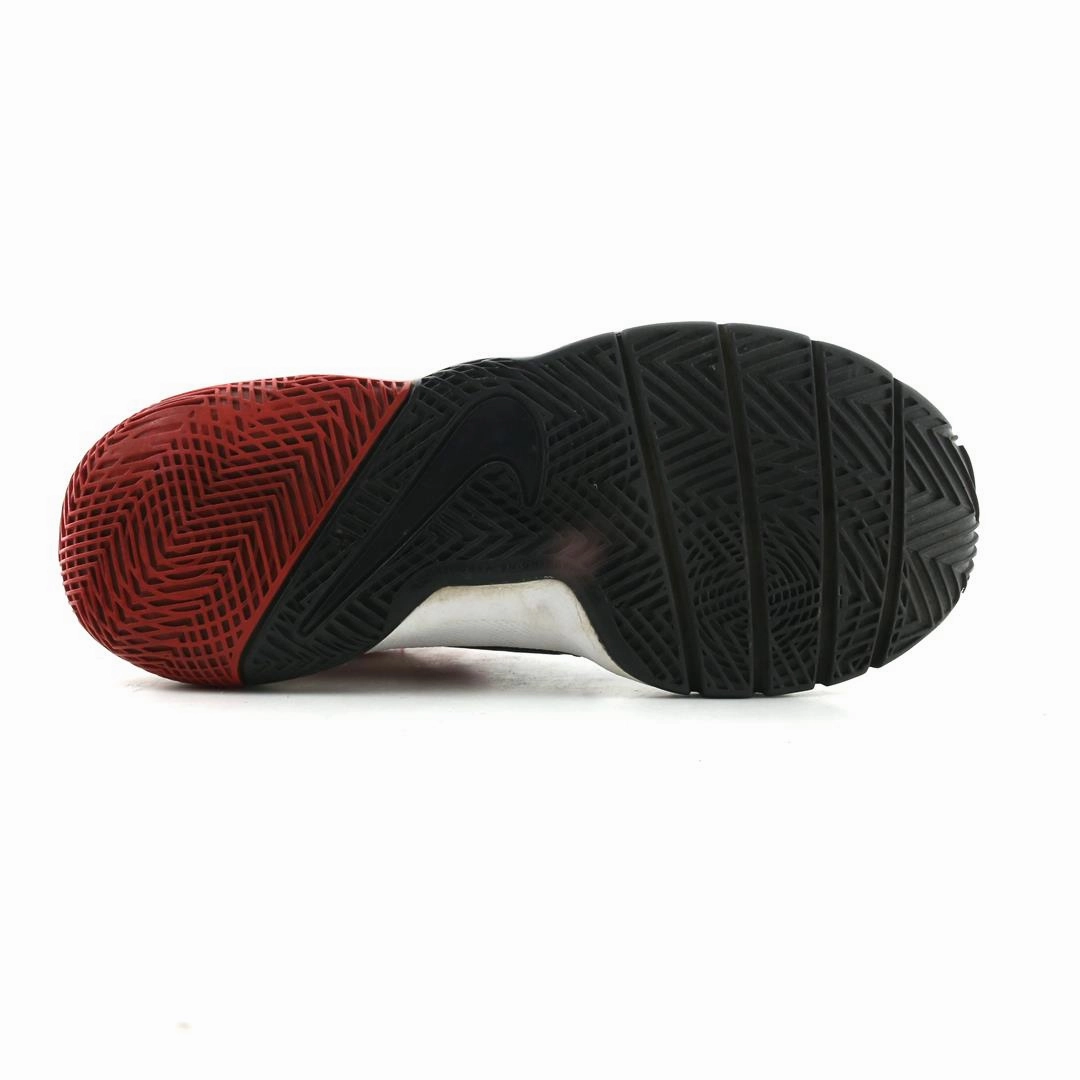 Basketball Shoes Grip Improvement NIKE TEAM HUSTLE D 8