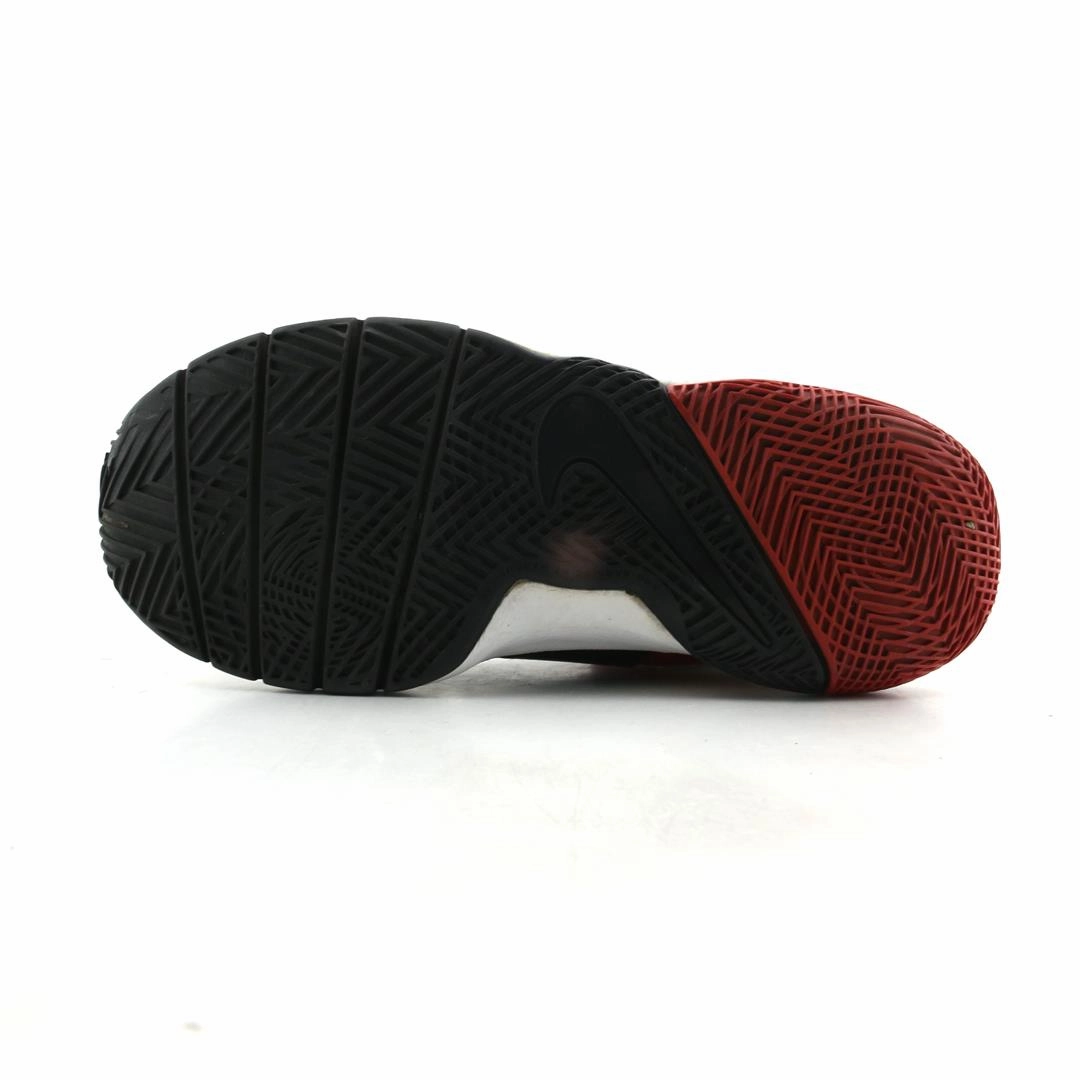 NIKE TEAM HUSTLE D 8 Cancer Awareness Basketball Shoes