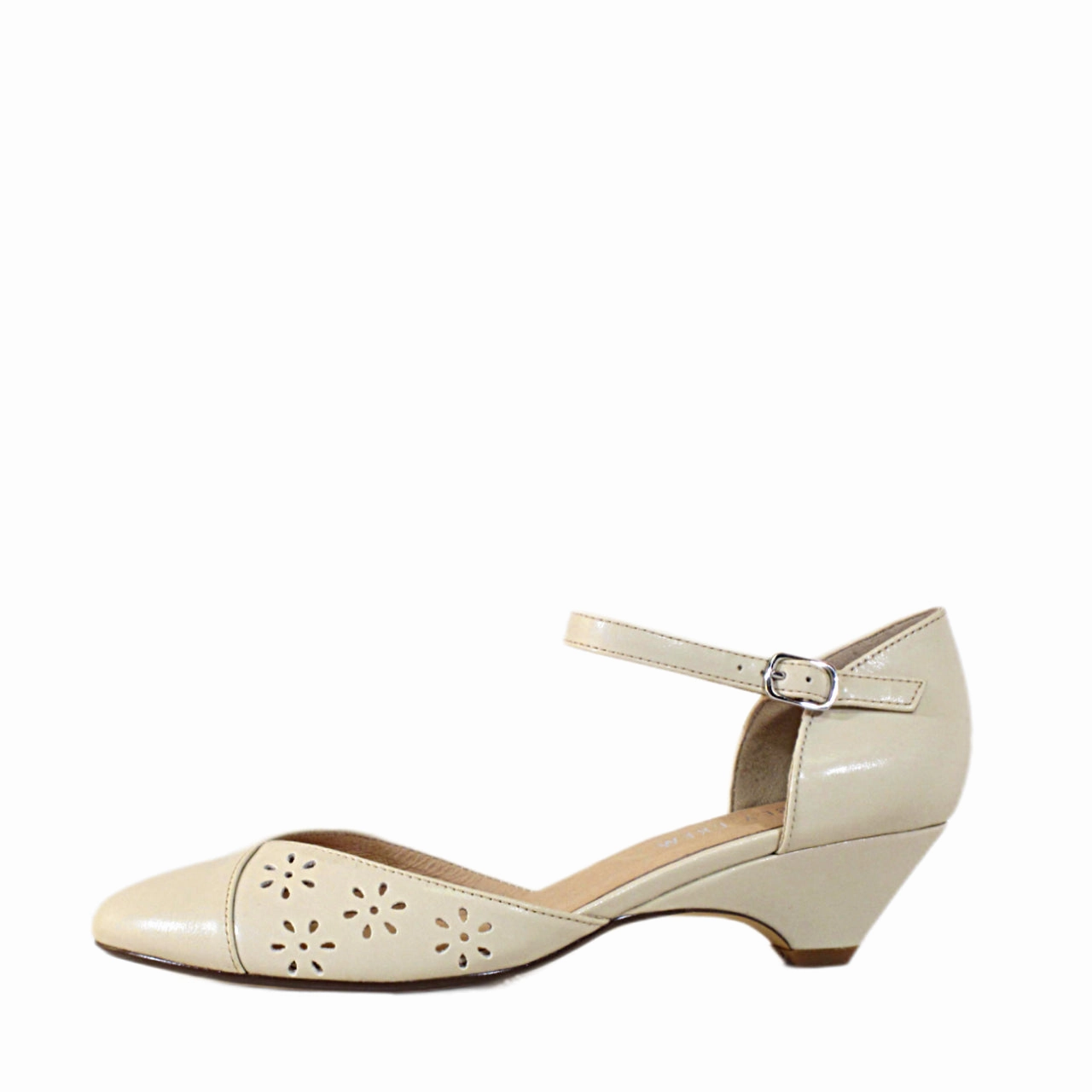 High Heels On And Diamonds Around Your Neck Lyrics Percy Retro Flats