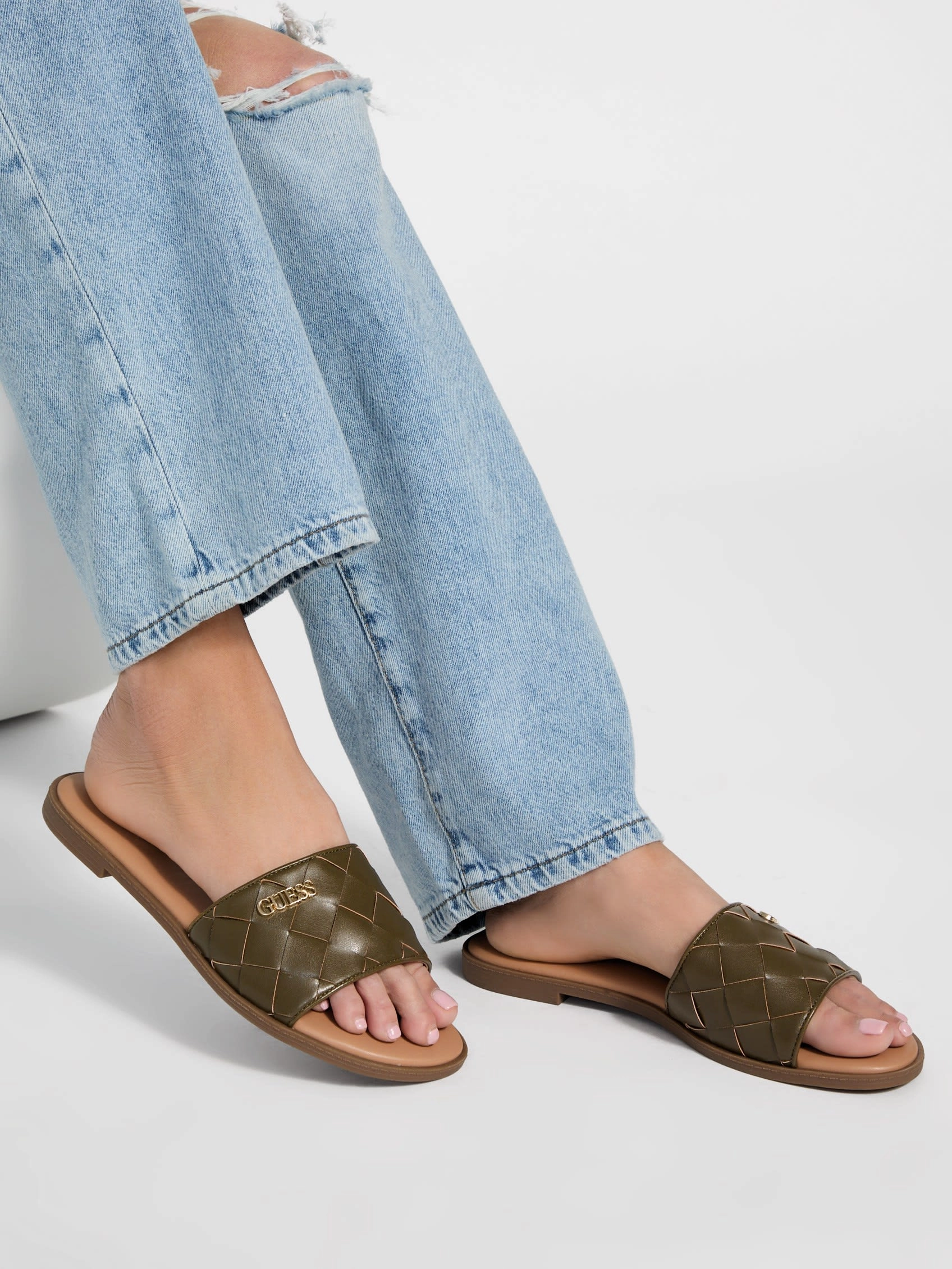 Feet Sweat In Slippers Meloria Faux-Leather Woven Slides