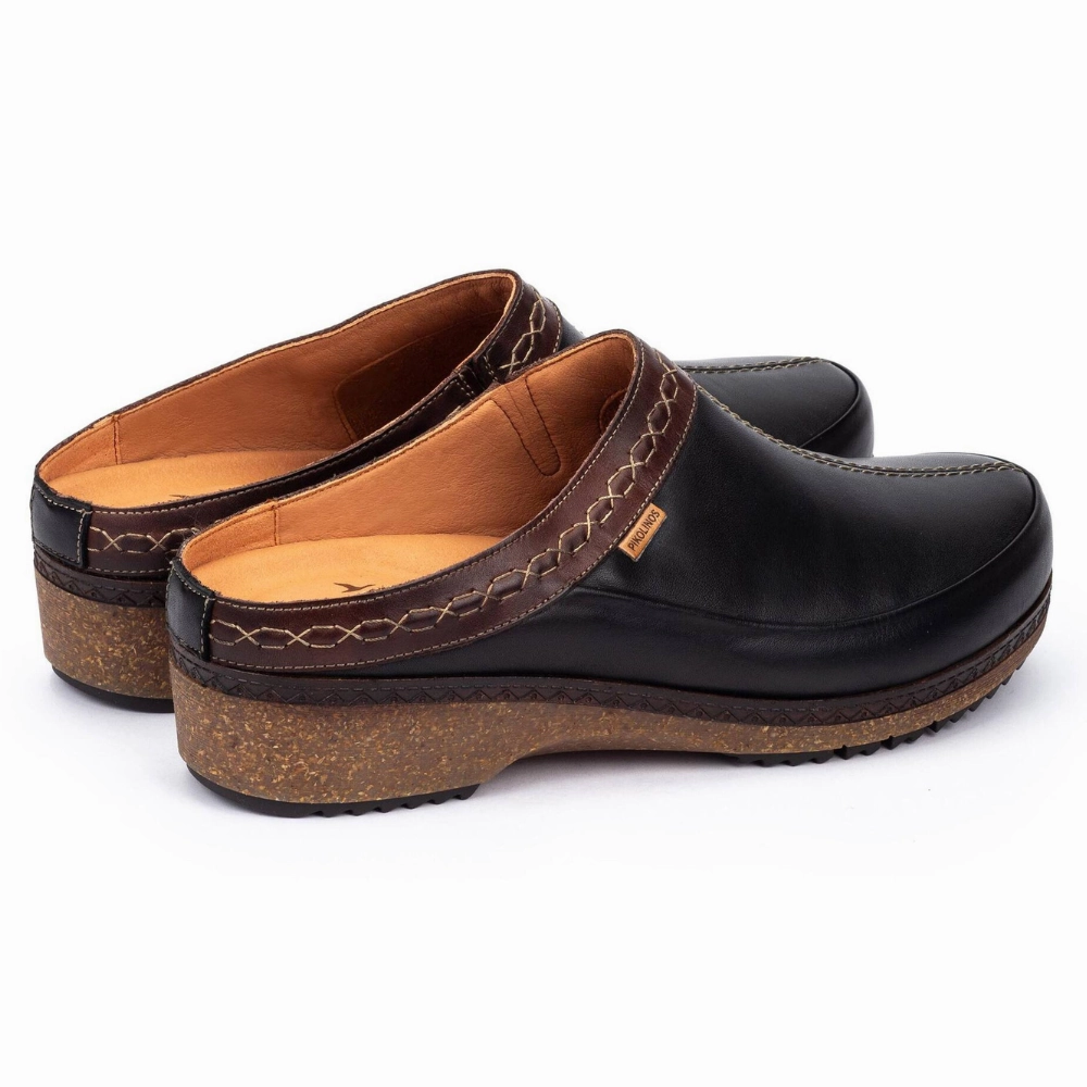 Clogs Crumbling Pikolinos Granada 3922C1 Black Leather Clog (Women's)