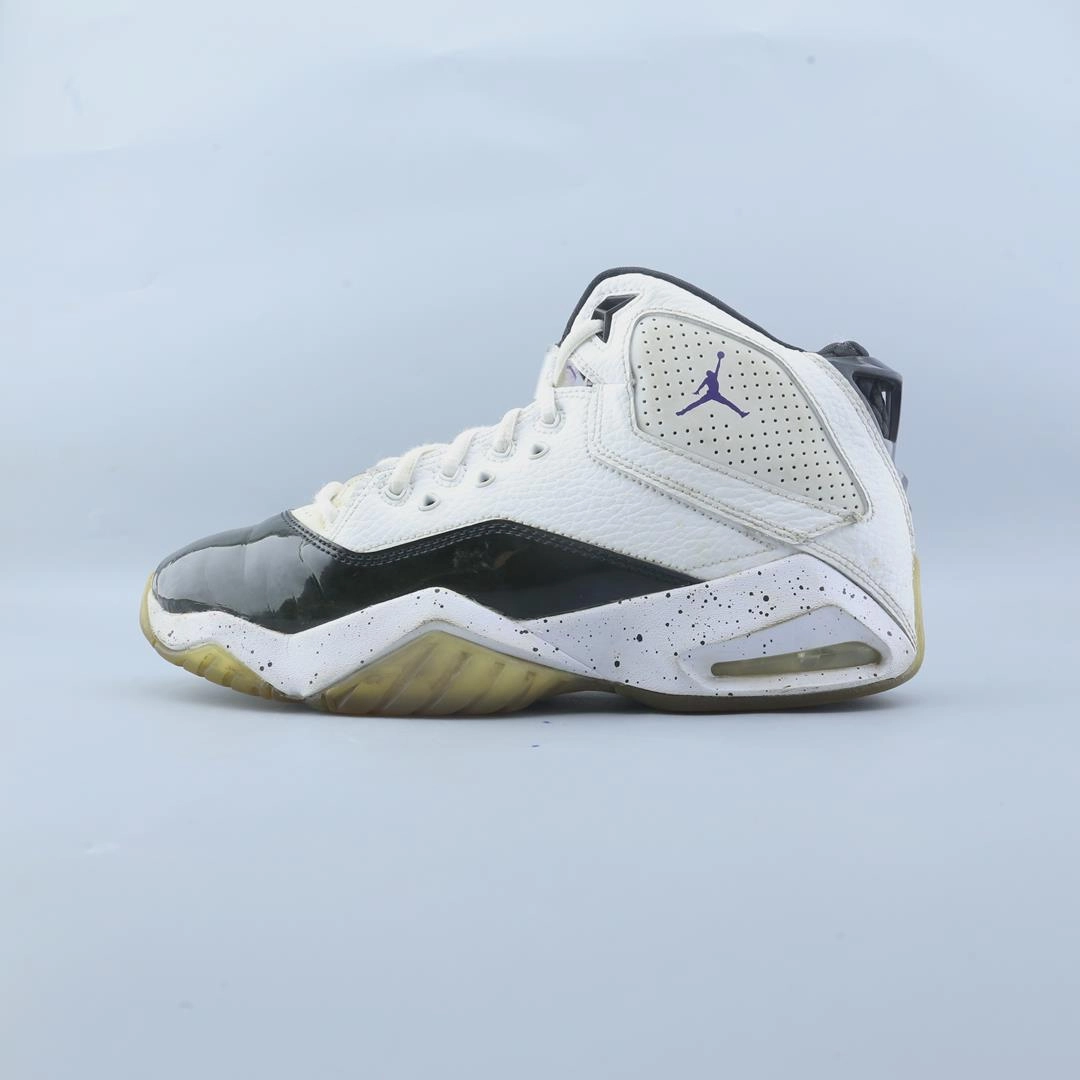 Bad Basketball Shoes JORDAN B'LOYAL