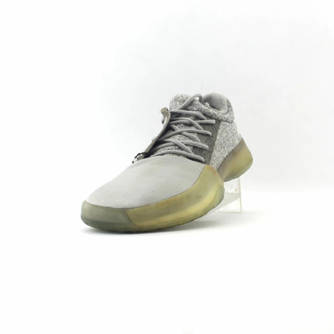 ADIDAS . Sports Academy Basketball Shoes