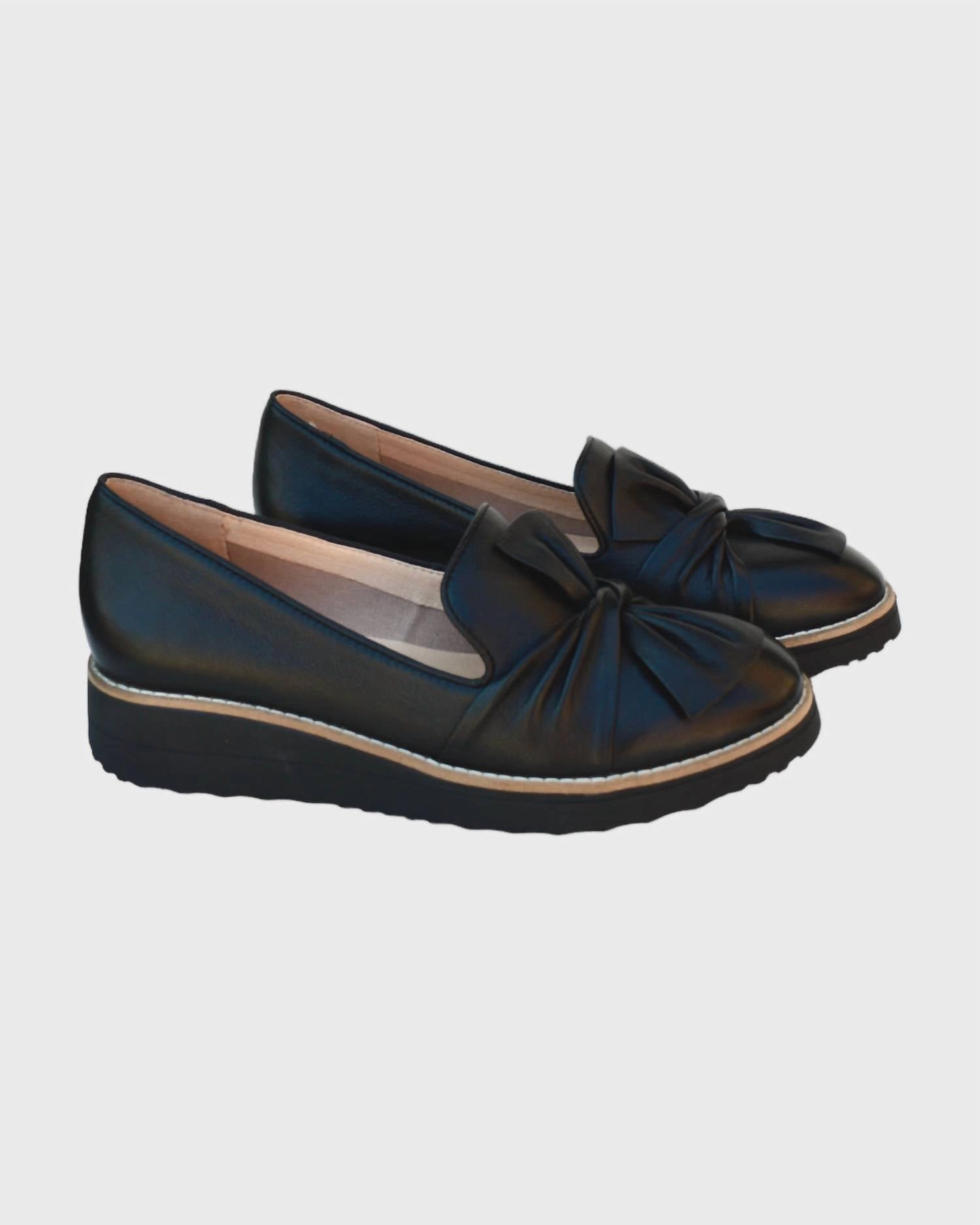 Break In Loafers Women's Oclem Leather Loafers Shoes In Black/blacksole