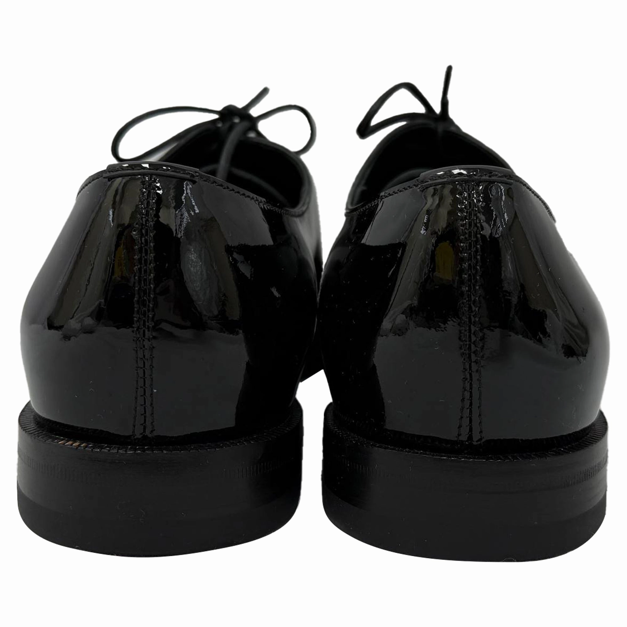 Manolo Blahnik Snowdon Whole-Cut Oxford Shoes in Black Patent Leather Plain Oxfords