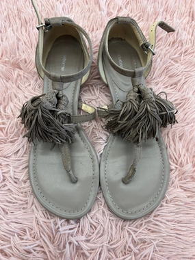 French Flip Flops Sandals Flip Flops By Liz Claiborne In Tan, Size: 8