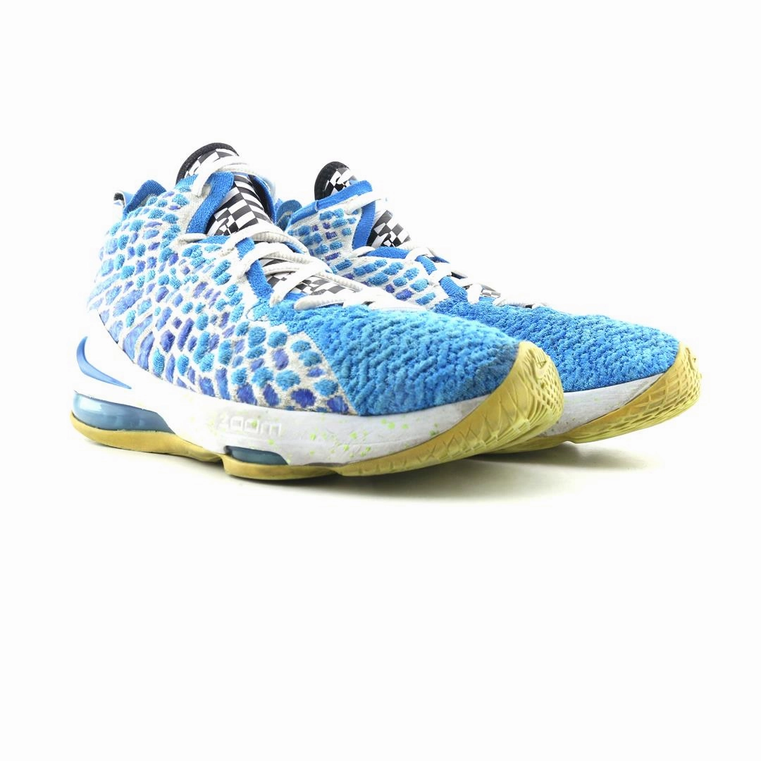 Blue Basketball Shoes Mismatch NIKE  LEBRON 17
