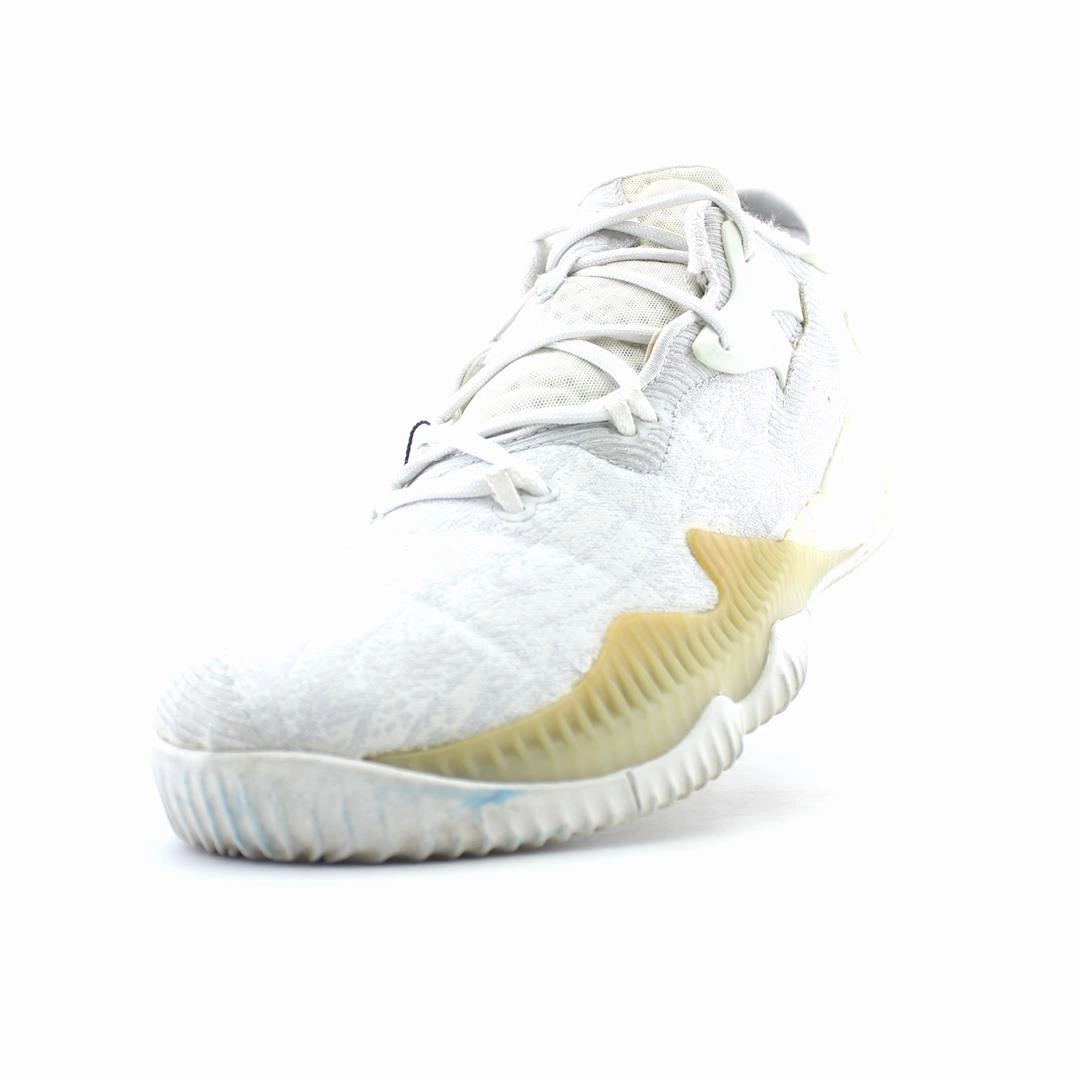 Top 10 Traction Basketball Shoes ADIDAS CRAZYLIGHT BOOST 2016