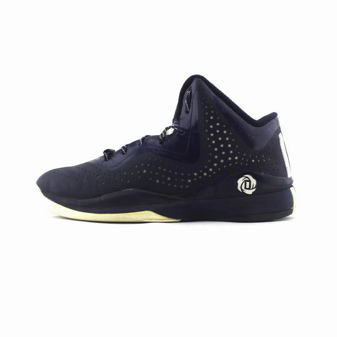 ADIDAS . Lebron Witness Basketball