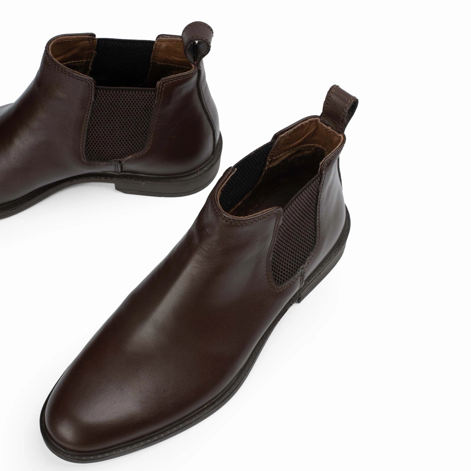 Adventurer BROWN Natural Leather Chelsea Boot Marc Fisher Ilora Chelsea Boots