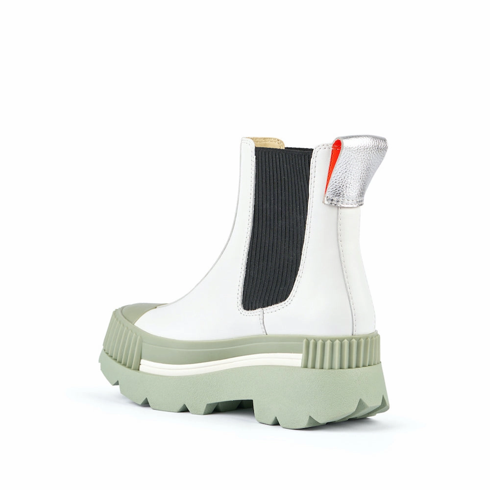 ESKER CHELSEA WHITE Chelsea Boots With Sweatpants