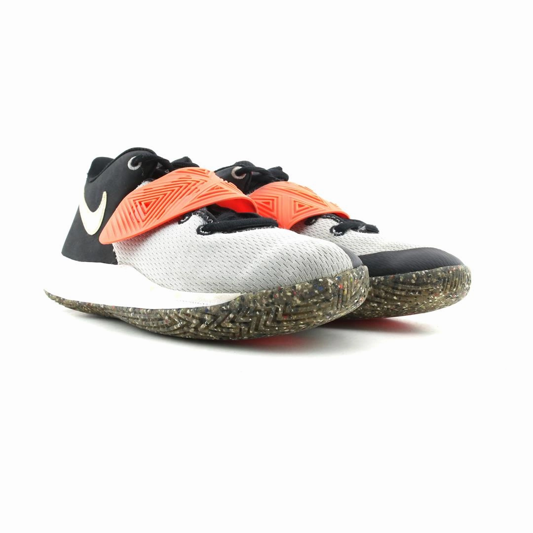 Mens 4e Basketball Shoes NIKE KYRIE FLYTRAP 3