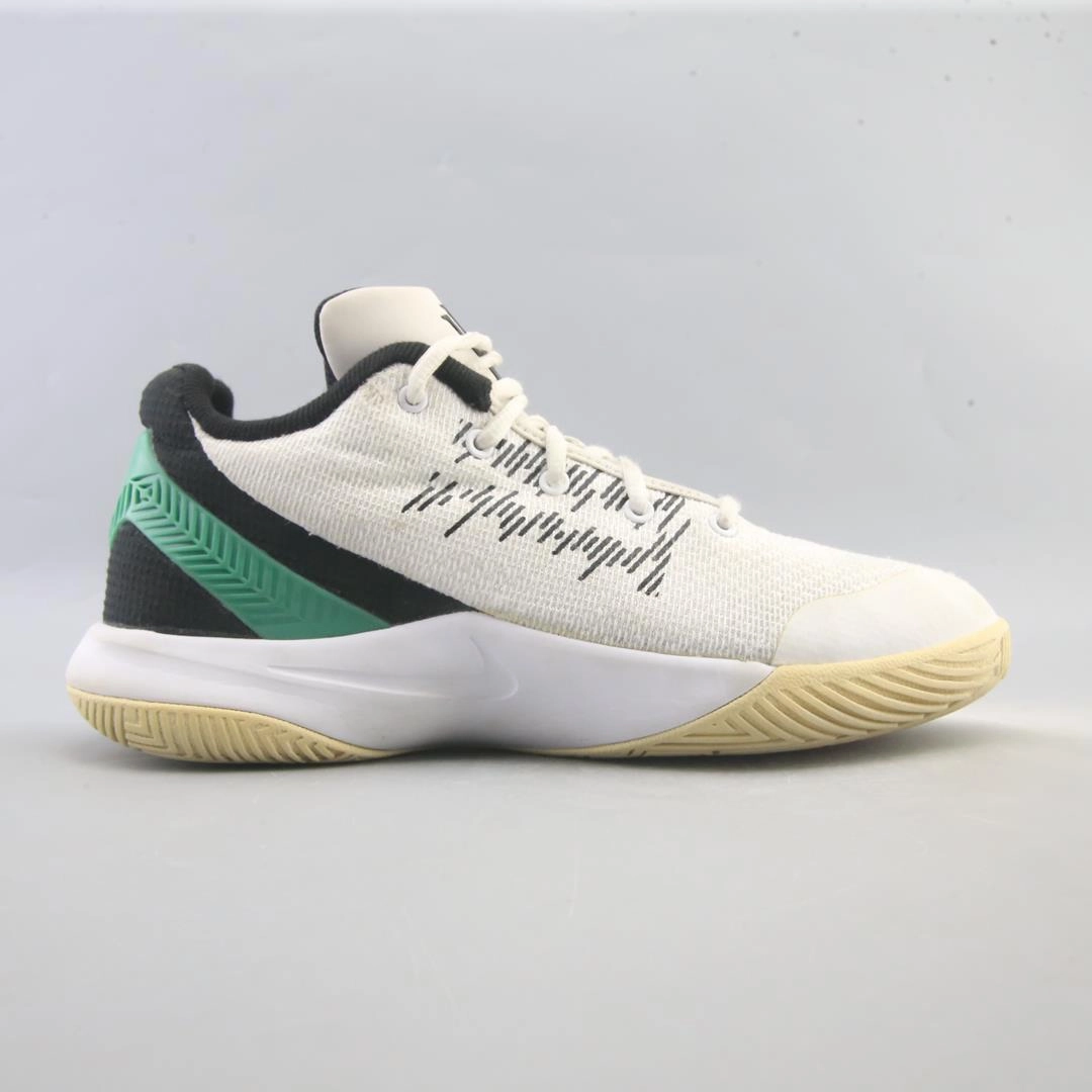 NIKE KYRIE FLYTRAP II Reebok Basketball