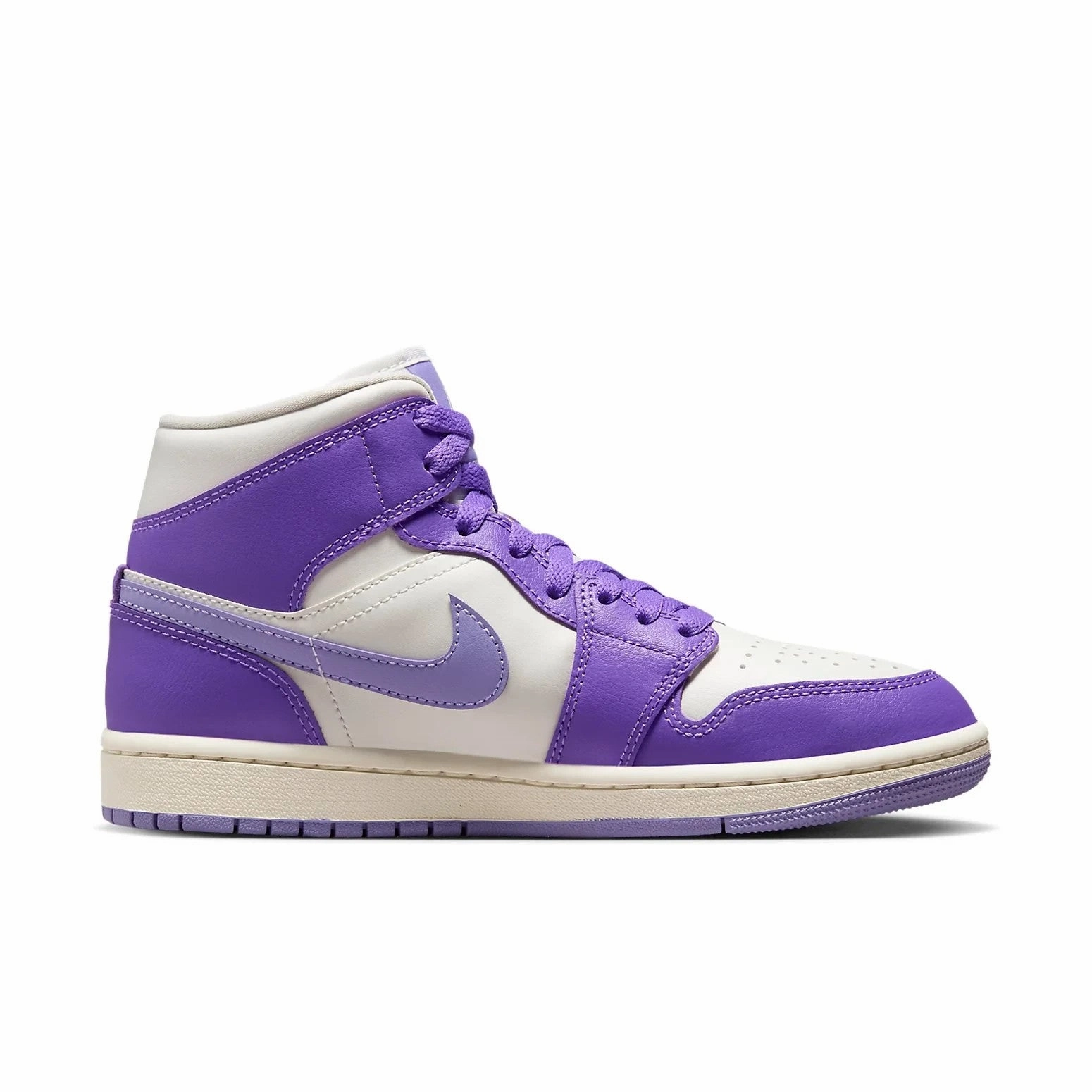 Pink Nike Turf Shoes Nike Air Jordan 1 Mid BQ6472-504 Sneakers Womem's Action Grape Lifestyle Shoes