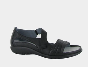 Women Papaki Sandals In Black Nassau Bahamas Sandals Royal Bahamian Resort