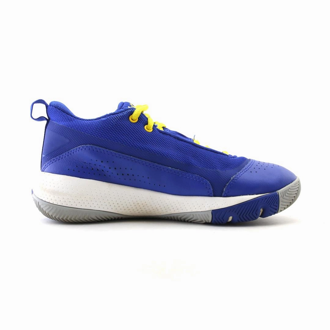 UNDER ARMOUR  SC 3ZER0 IV North Carolina Basketball Shoes