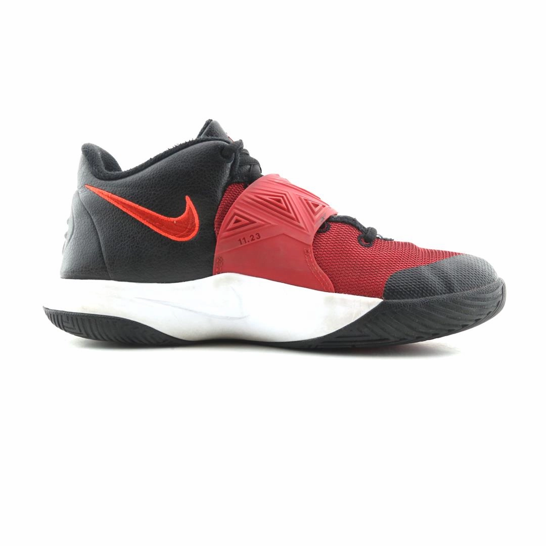 NIKE KYRIE FLYTRAP 3 Active Basketball Shoes
