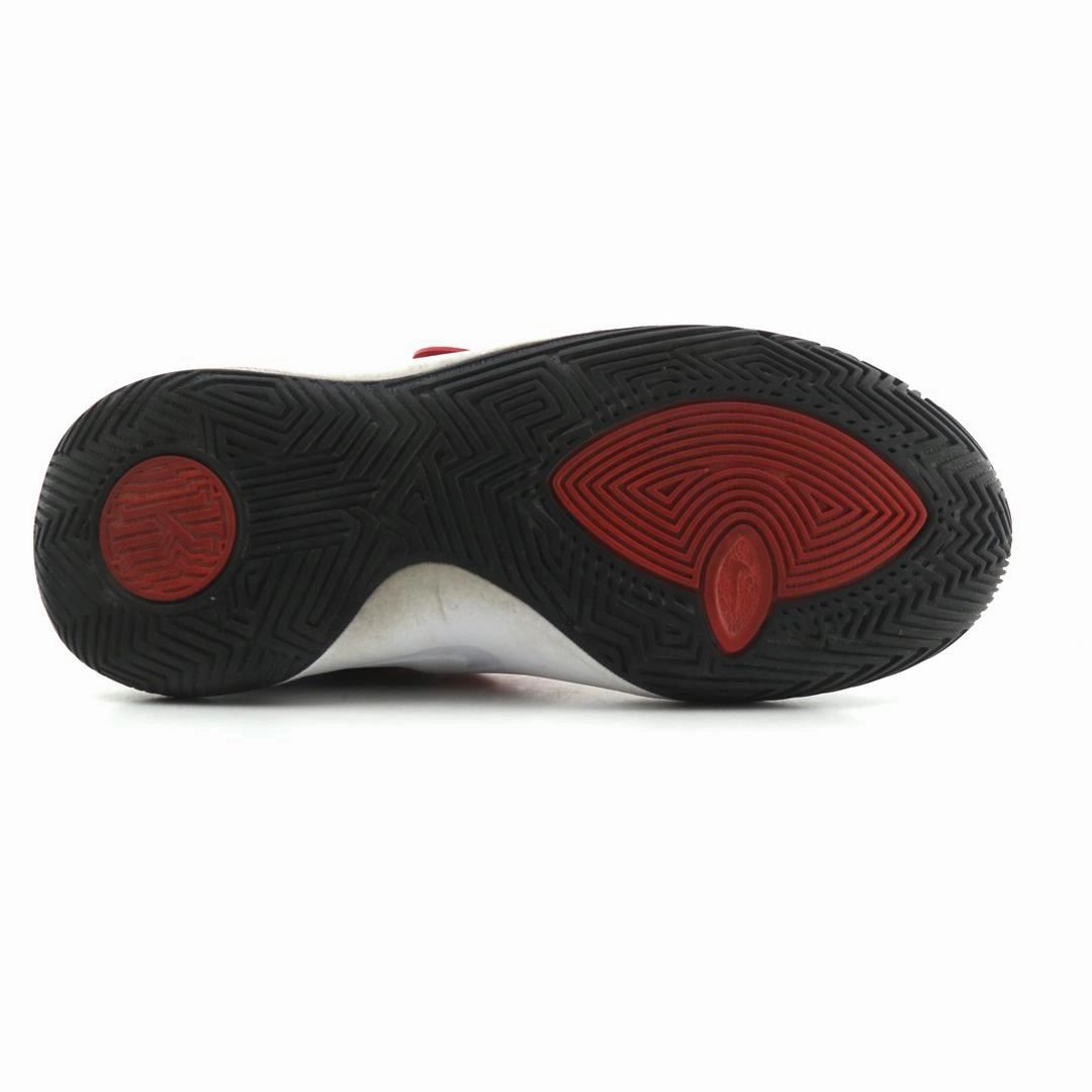 NIKE KYRIE FLYTRAP 3 Size 6 Basketball Shoes