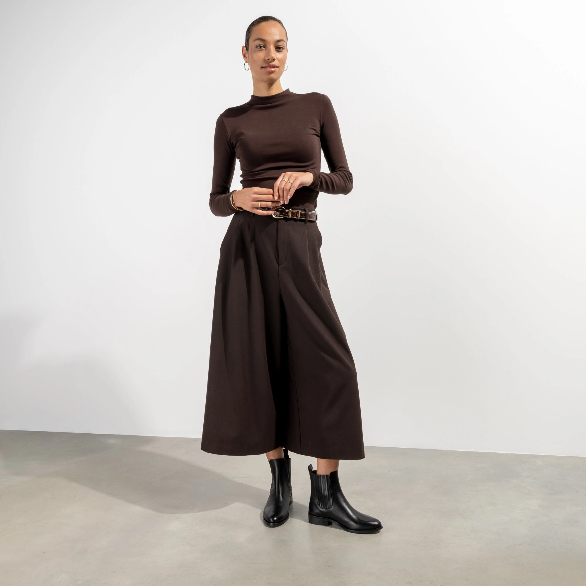 Vendme Chey Black Calfskin Leather Chelsea Boots Suede Vs Leather Chelsea Boots